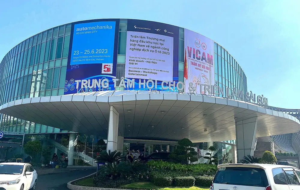 LUXFIGHT CAR LED LED 2023 Automechanika Ho Chi Minh City